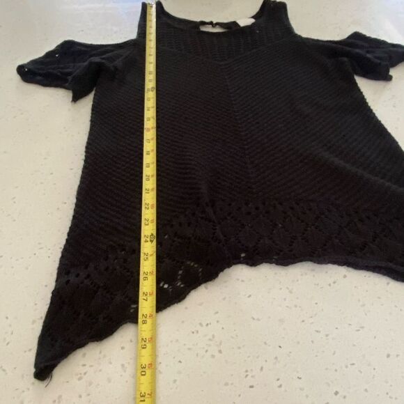 Lauren Conrad Large Black Knit Cold Shoulder Sweater - Picture 8 of 9